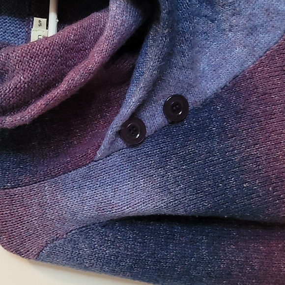 Ombre cowl neck knitted sweater - Picture 3 of 3